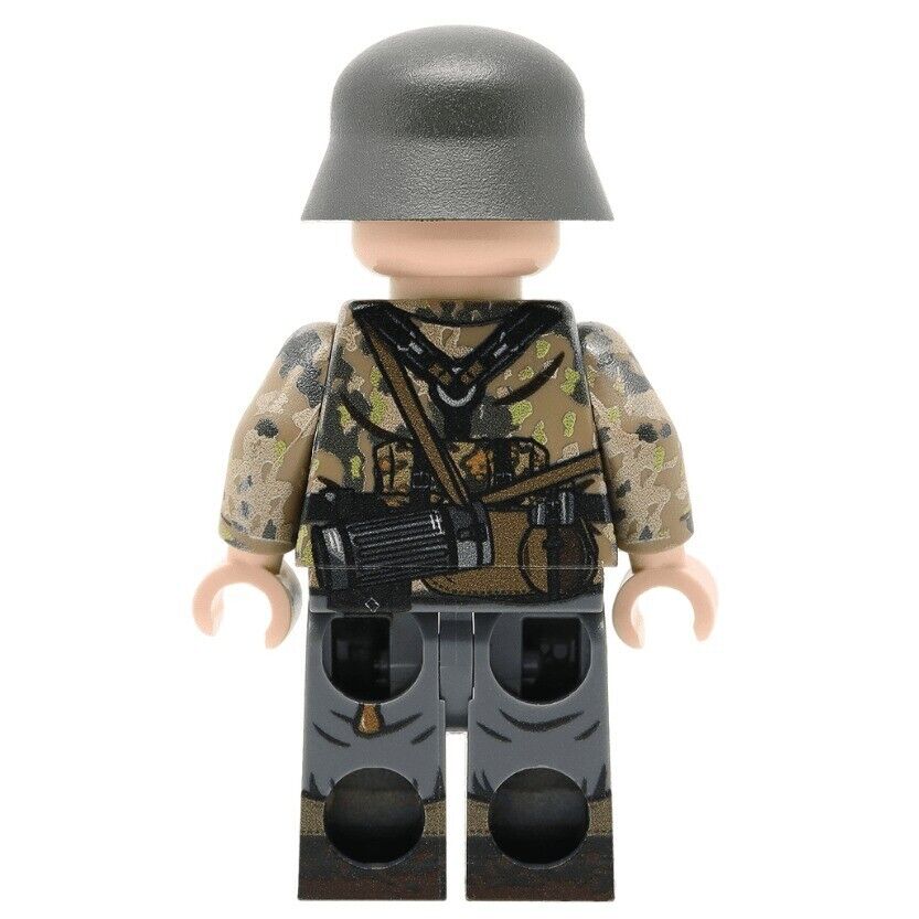 WW2 Dot44 NCO Minfigure with mp40 -United Bricks – Nashvegas Bricks