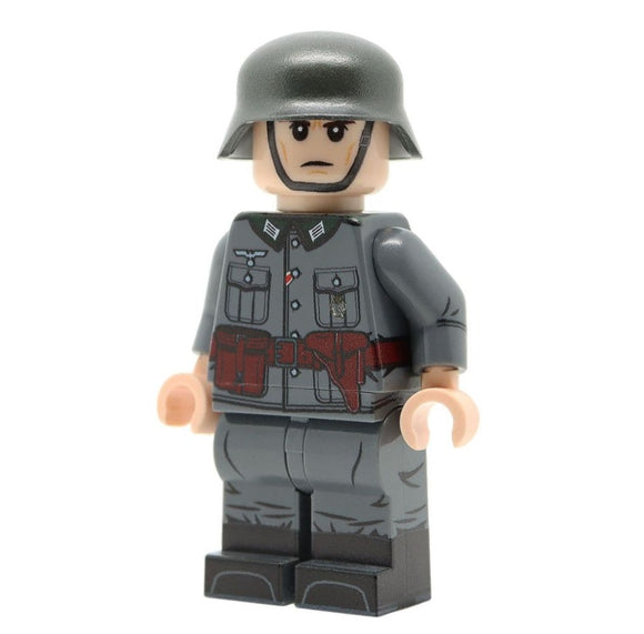 WW2 German Officer Minifigure - United Bricks