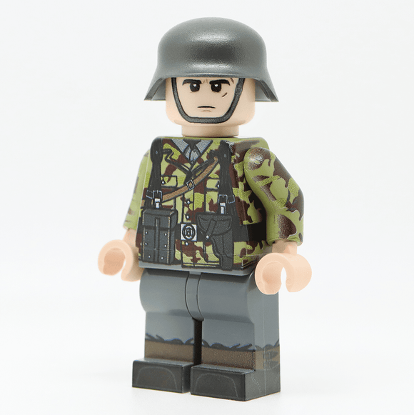 WW2 German Machine Gunner -Telo Mimetico- Minifigure - United Bricks
