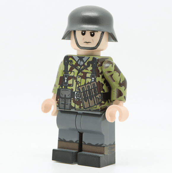 WW2 German NCO in Telo Mimetico Minifigure - United Bricks
